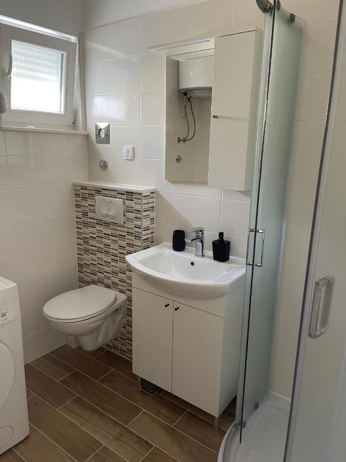 Apartman Solin 2, Parking Apartment Bagian luar foto